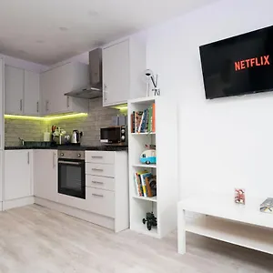 The Avenue Apartment